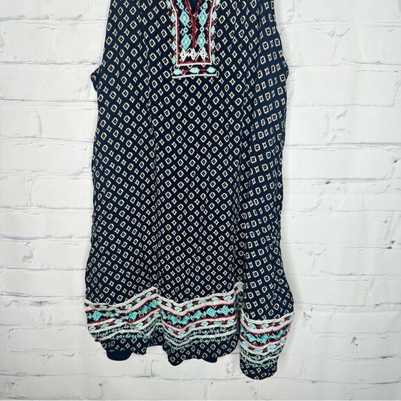 THML petite large dress - Picture 2 of 6